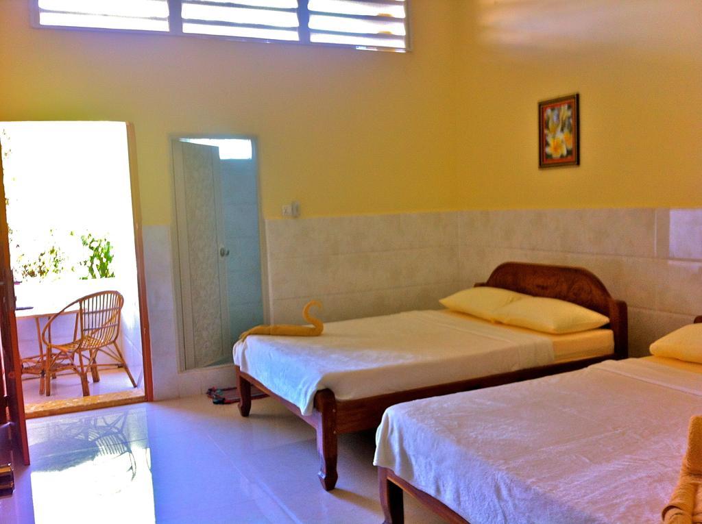 Captain Chim S Guesthouse Kampot Habitación foto